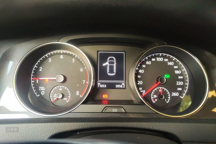 Volkswagen Golf 2019 imagem de carro #13