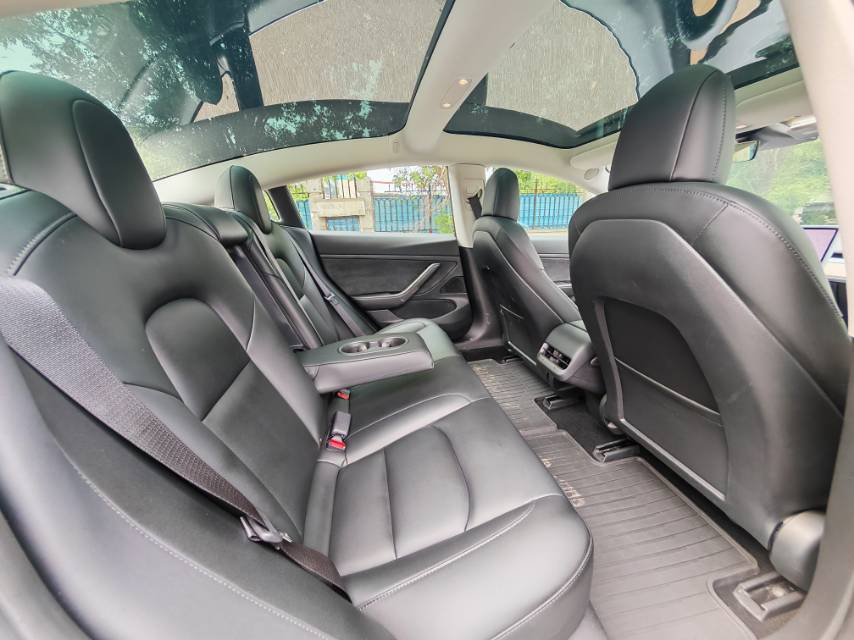Tesla Model 3 2020 car image #9