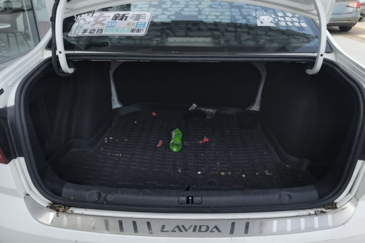 Volkswagen Lavida 2018 car image #19