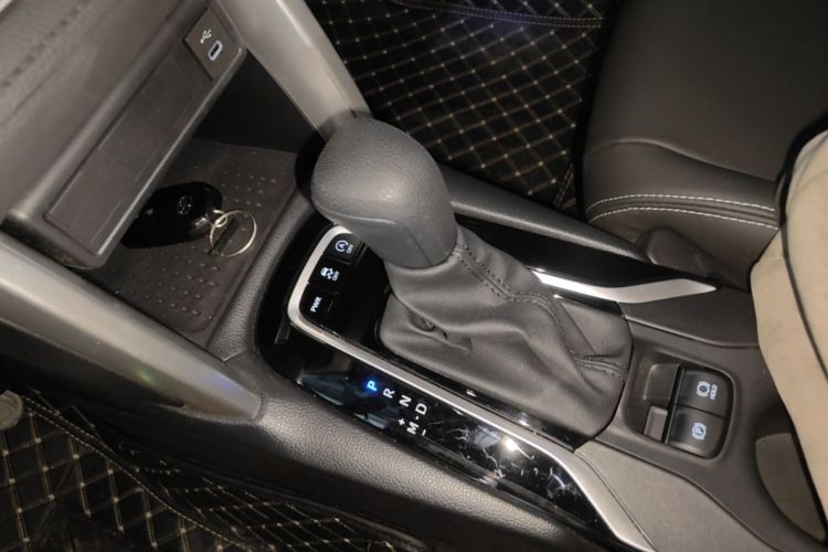 Toyota Corolla Cross 2024 car image #14