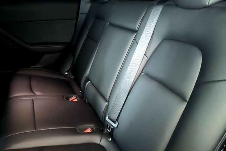 Tesla Model Y 2021 #17 Tesla Model Y 2021 car image #17