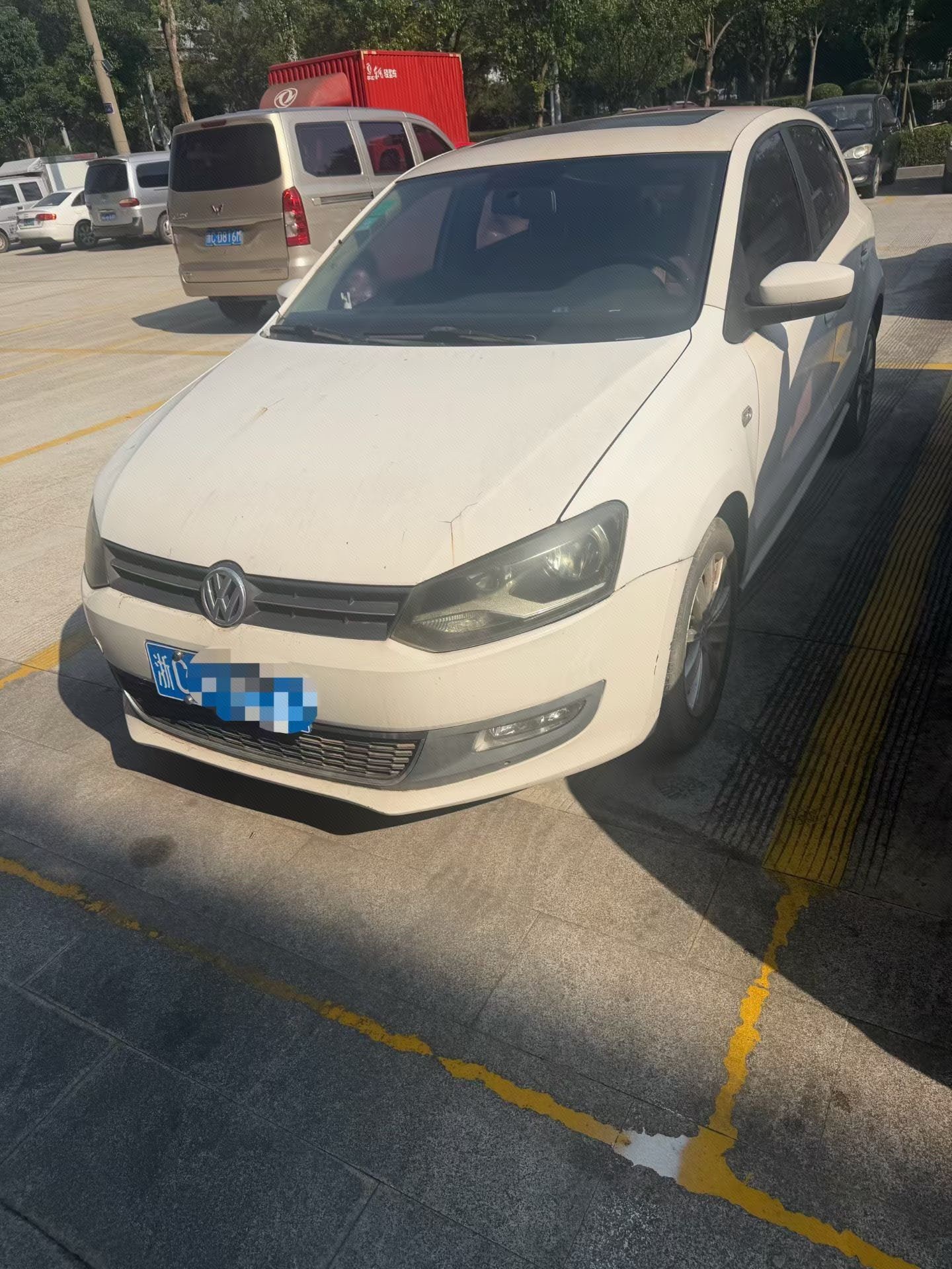 Volkswagen Polo 2014 Volkswagen Polo 2014 car image