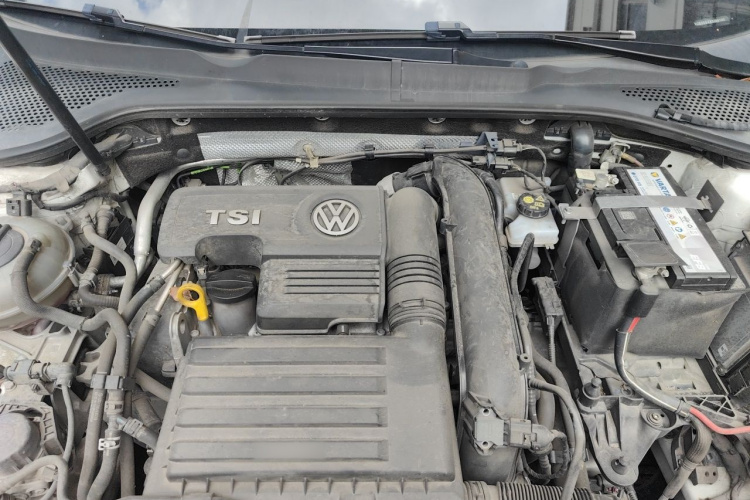 Volkswagen Golf 2019 car image #22