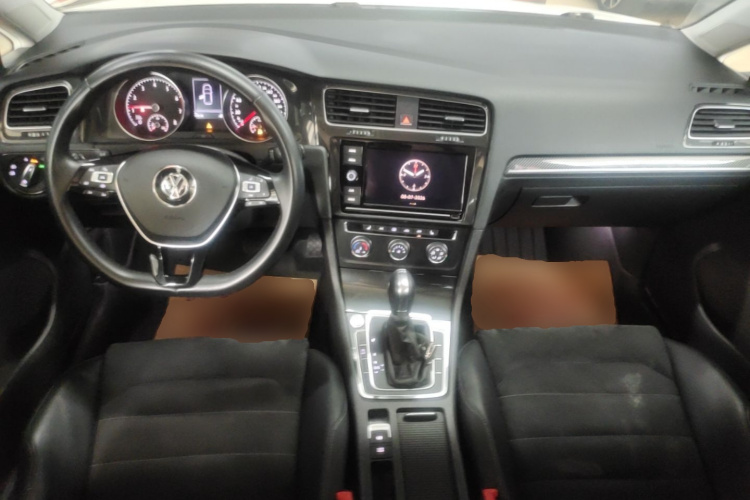 Volkswagen Golf 2019 car image #10