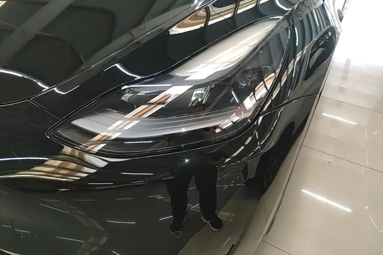 Tesla Model Y 2022 car image #23