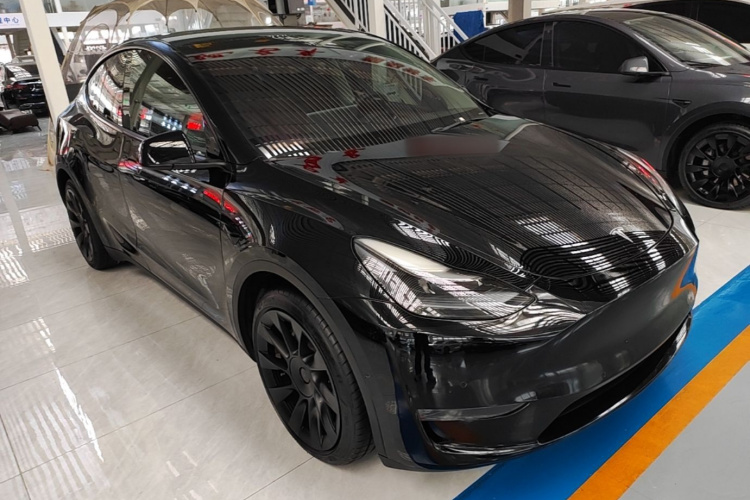 Tesla Model Y 2021 #4 Tesla Model Y 2021 immagine di auto #4