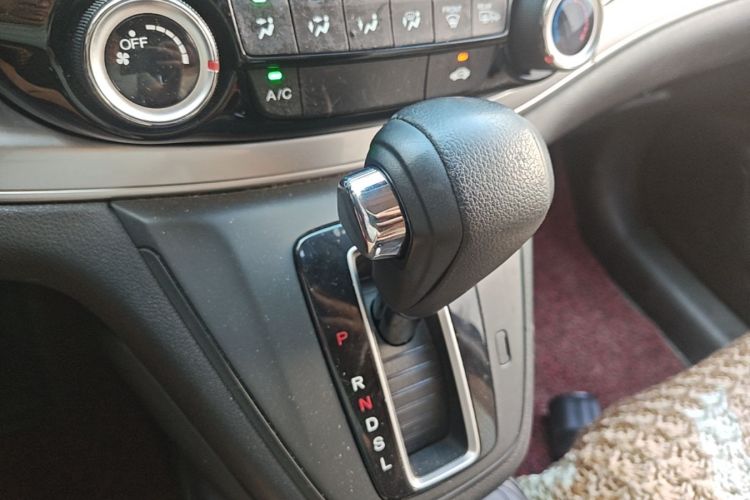 Honda CR-V 2015 #16 Honda CR-V 2015 car image #16