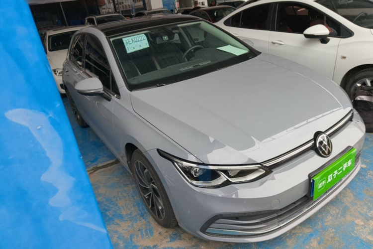 Volkswagen Golf 2022 car image #4