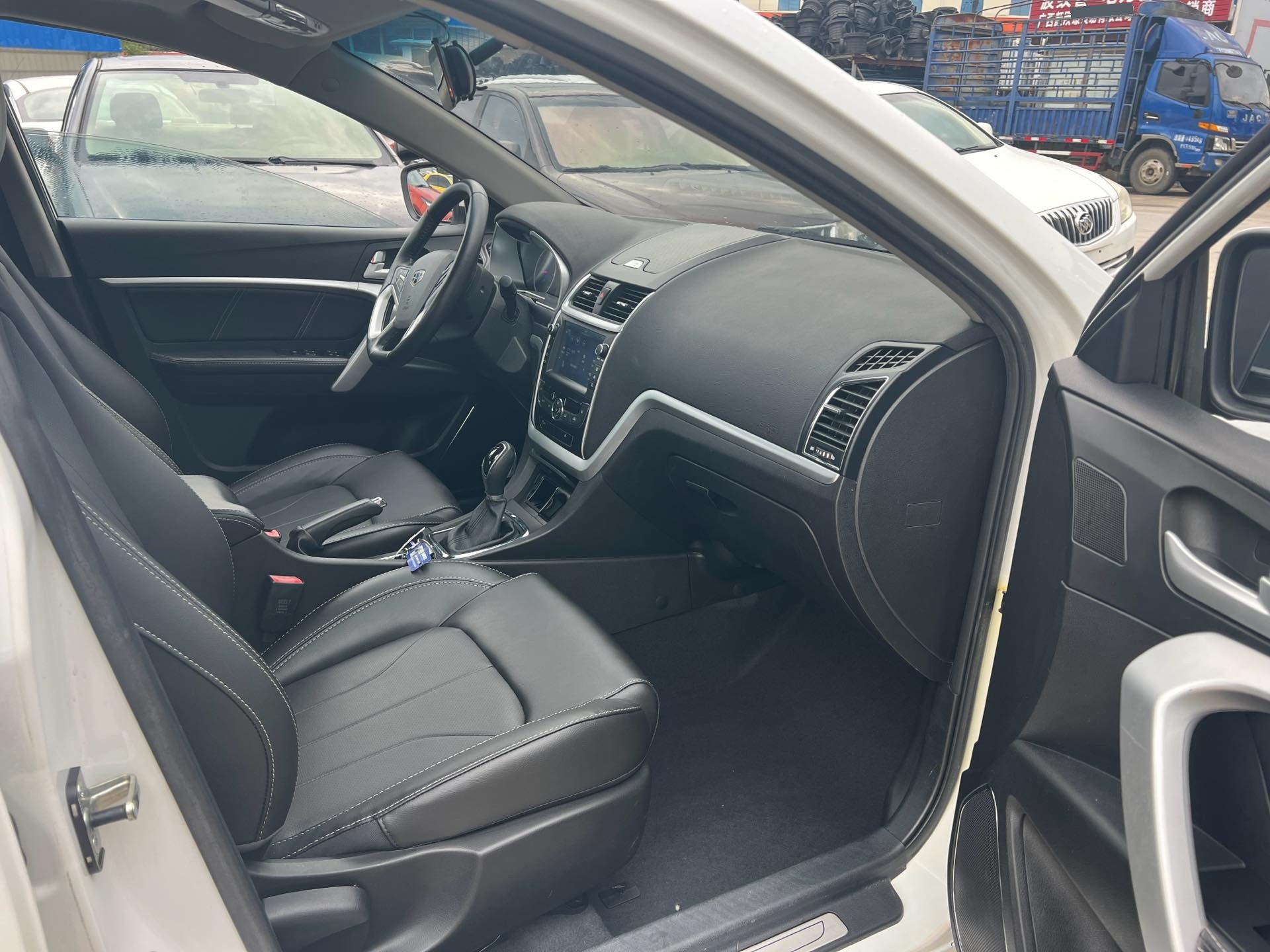 GEELY Emgrand 2016 car image #4