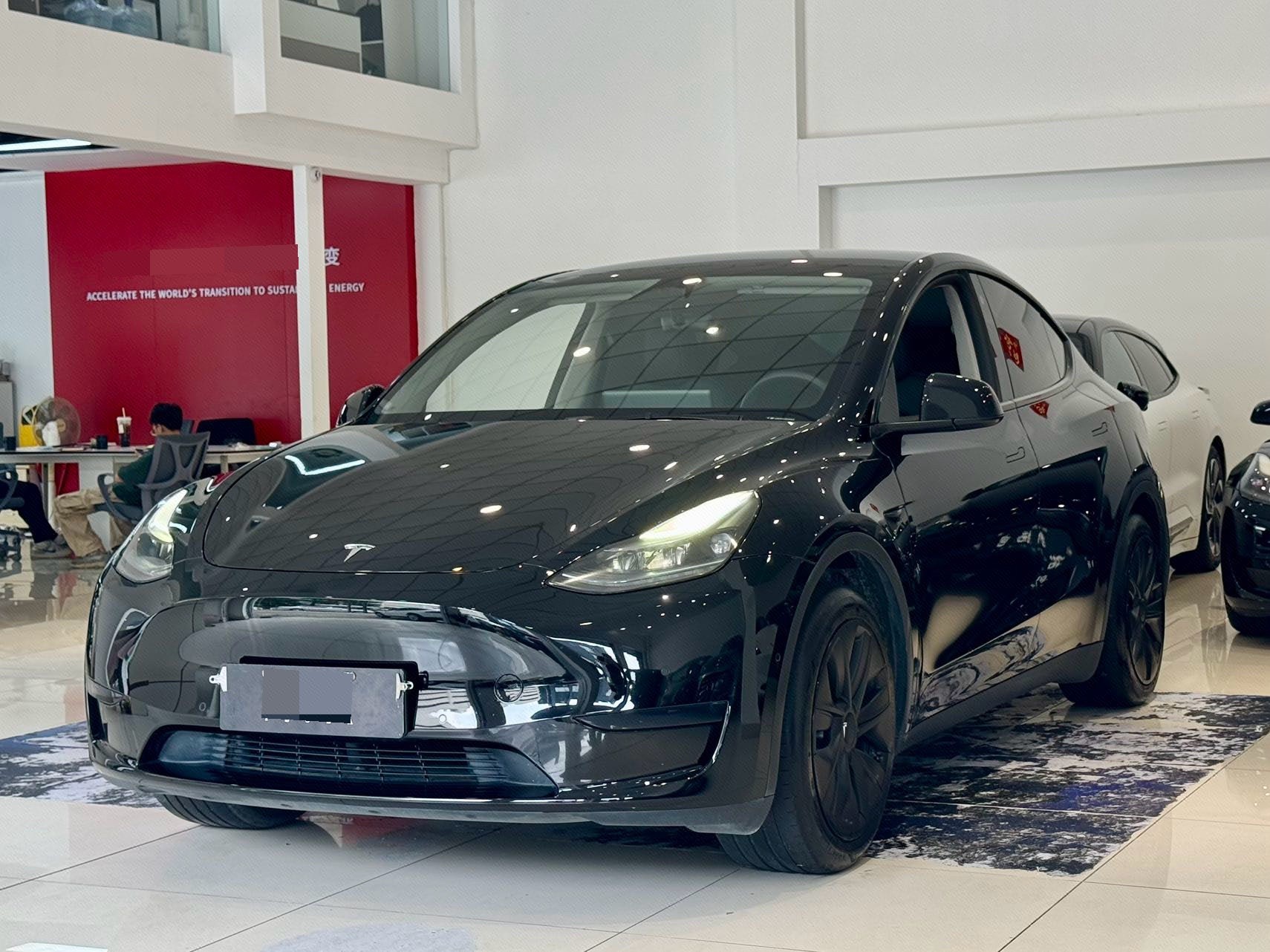 Tesla Model Y 2023 car image 