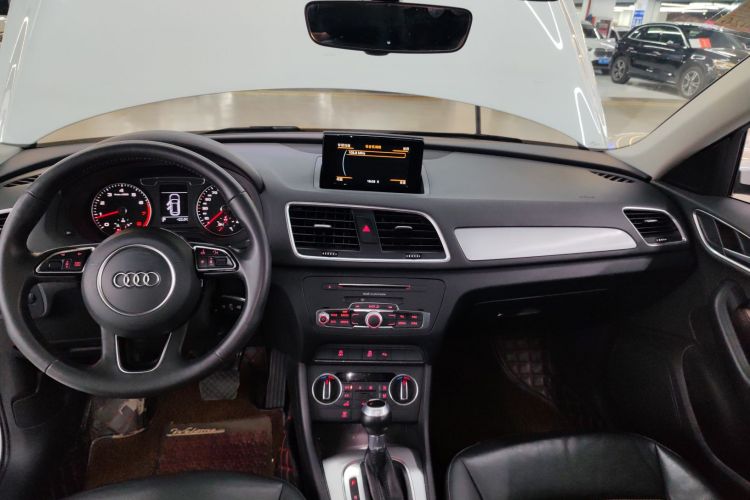 Audi Q3 2018 image de voiture #13