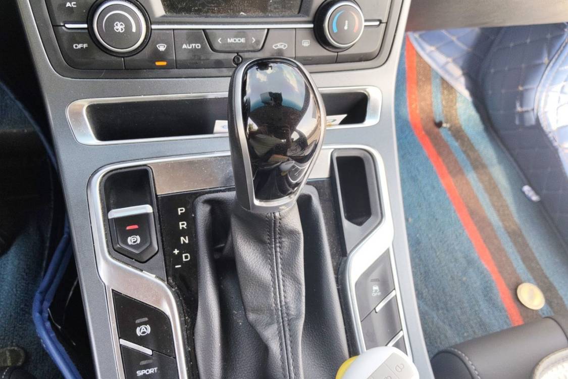 GEELY Emgrand 2019 car image #27