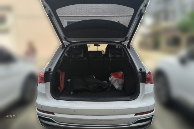 Audi Q3 2020 car image #21