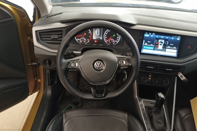 Volkswagen Polo 2019 car image #11