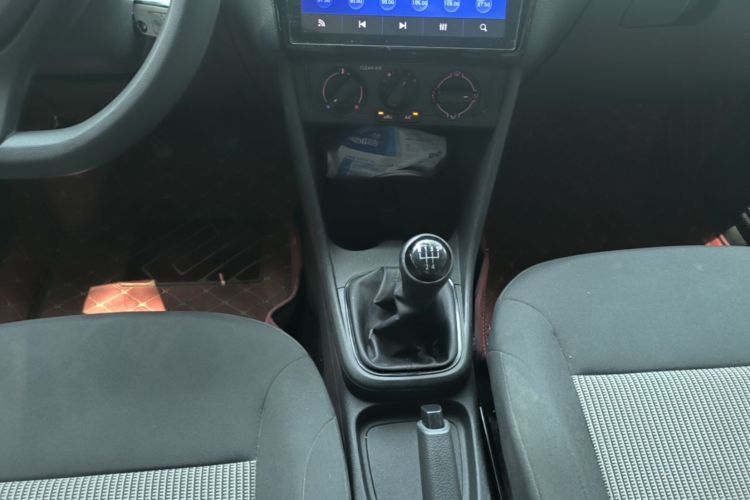 Volkswagen Polo 2017 car image #14