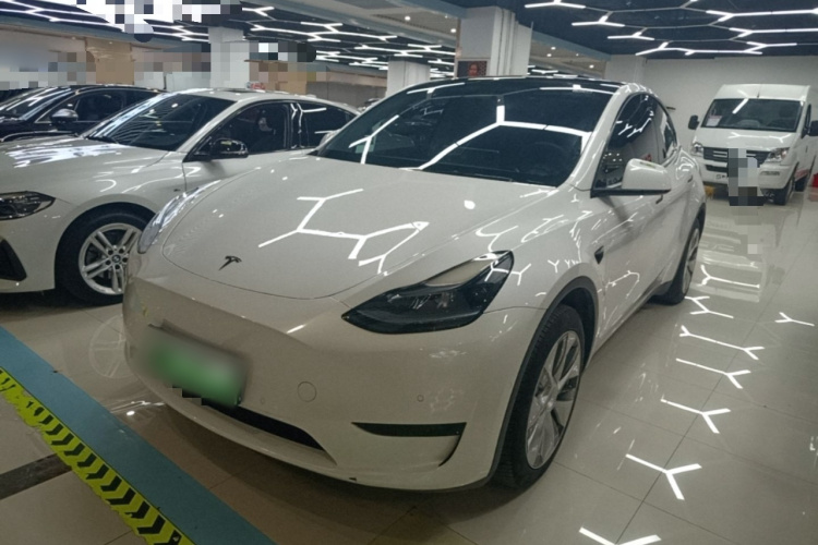 Tesla Model Y 2022 #2 Tesla Model Y 2022 car image #2