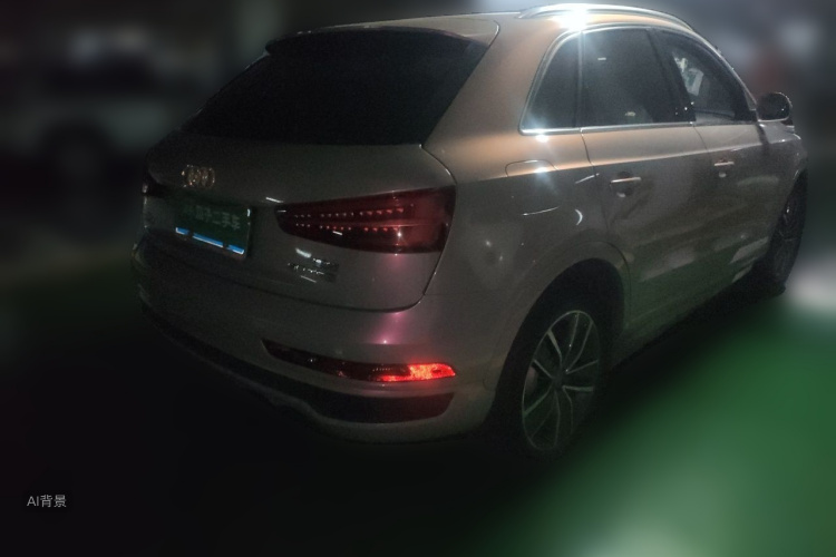 Audi Q3 2019 car image #7