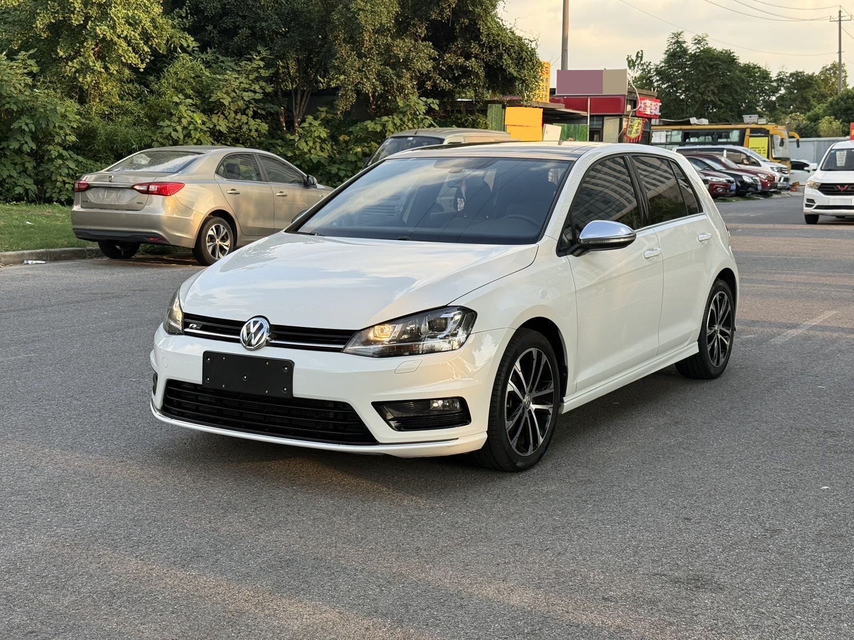 2017 immagine di auto 