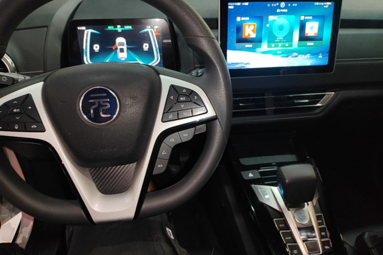 BYD Yuan New Energy 2019 immagine di auto #10