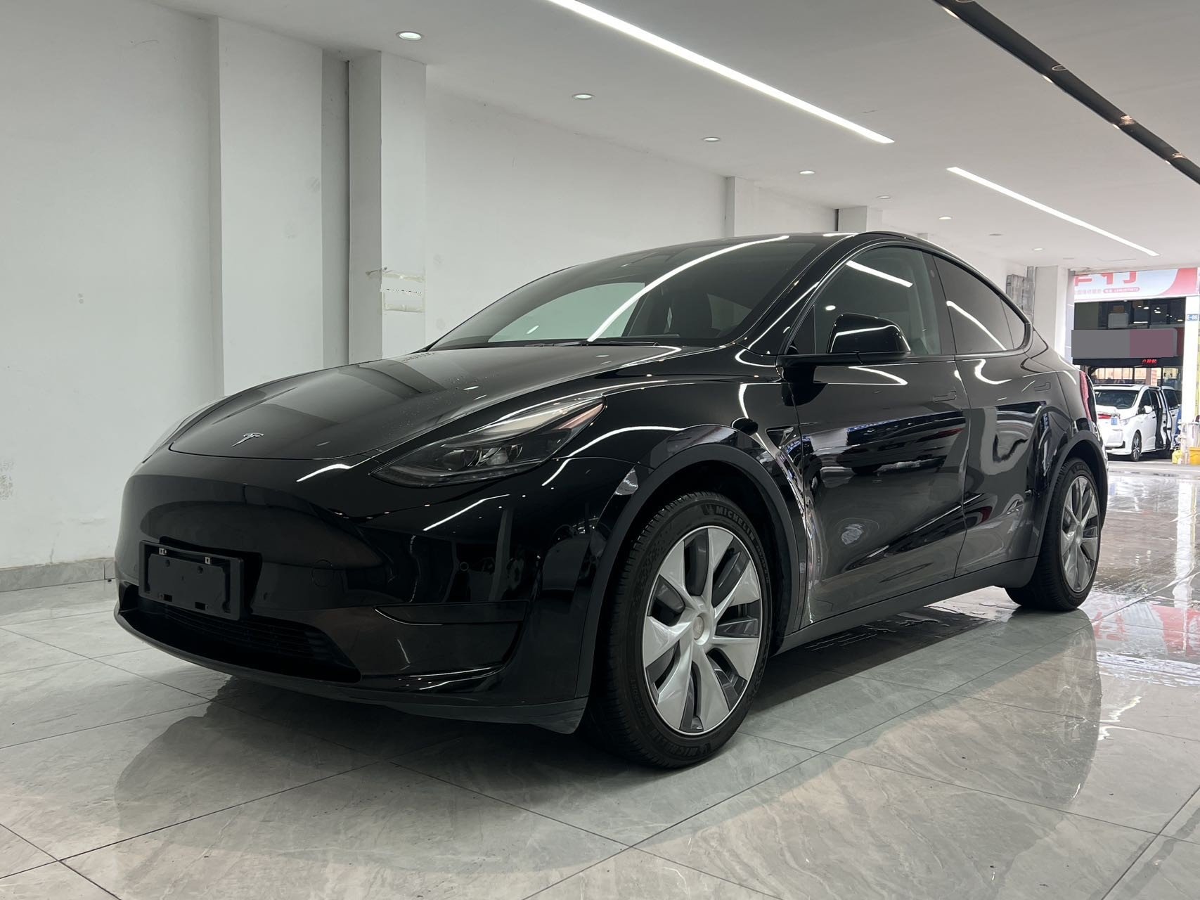 Tesla Model Y 2023 Tesla Model Y 2023 car image