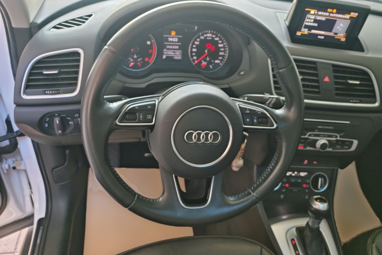 Audi Q3 2018 #15 Audi Q3 2018 car image #15
