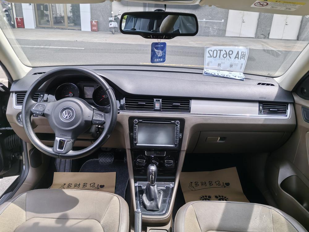 Volkswagen Bora 2015 car image #13
