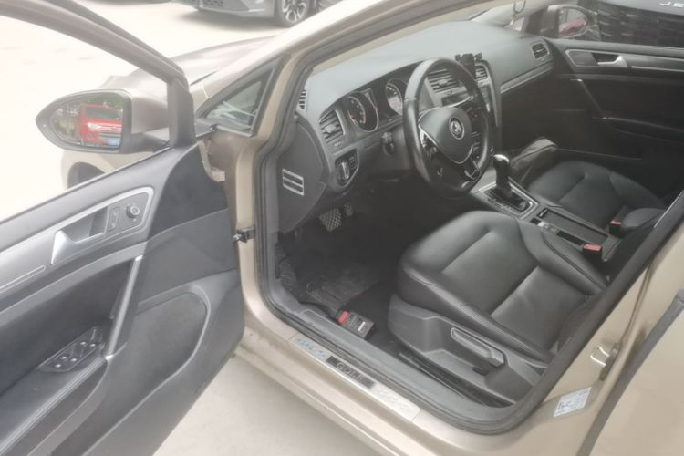 Volkswagen Golf 2016 car image #16
