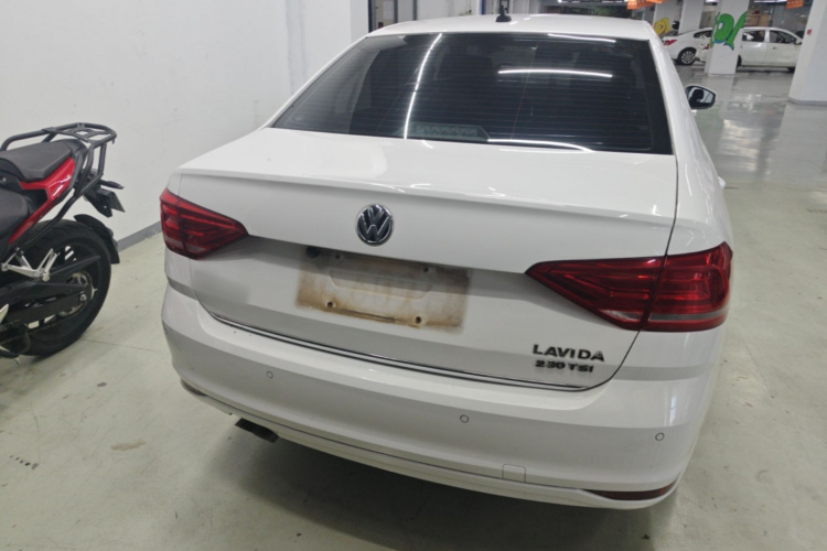 Volkswagen Lavida 2017 car image #6