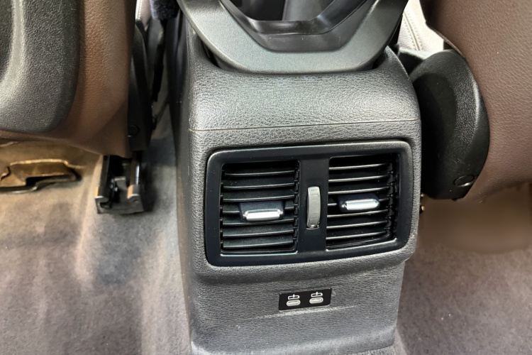 BMW X1 2020 car image #16