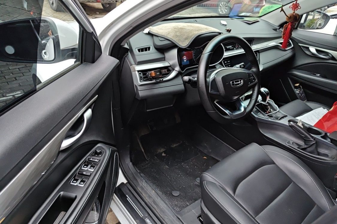 GEELY Emgrand 2019 #23 GEELY Emgrand 2019 car image #23