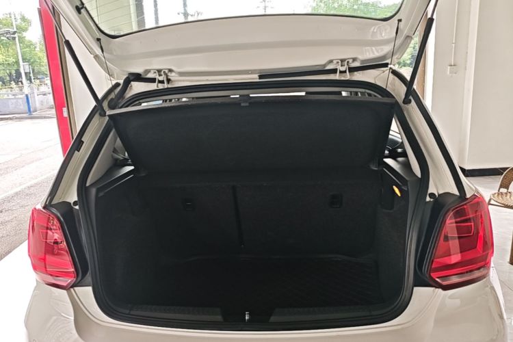 Volkswagen Polo 2019 car image #19