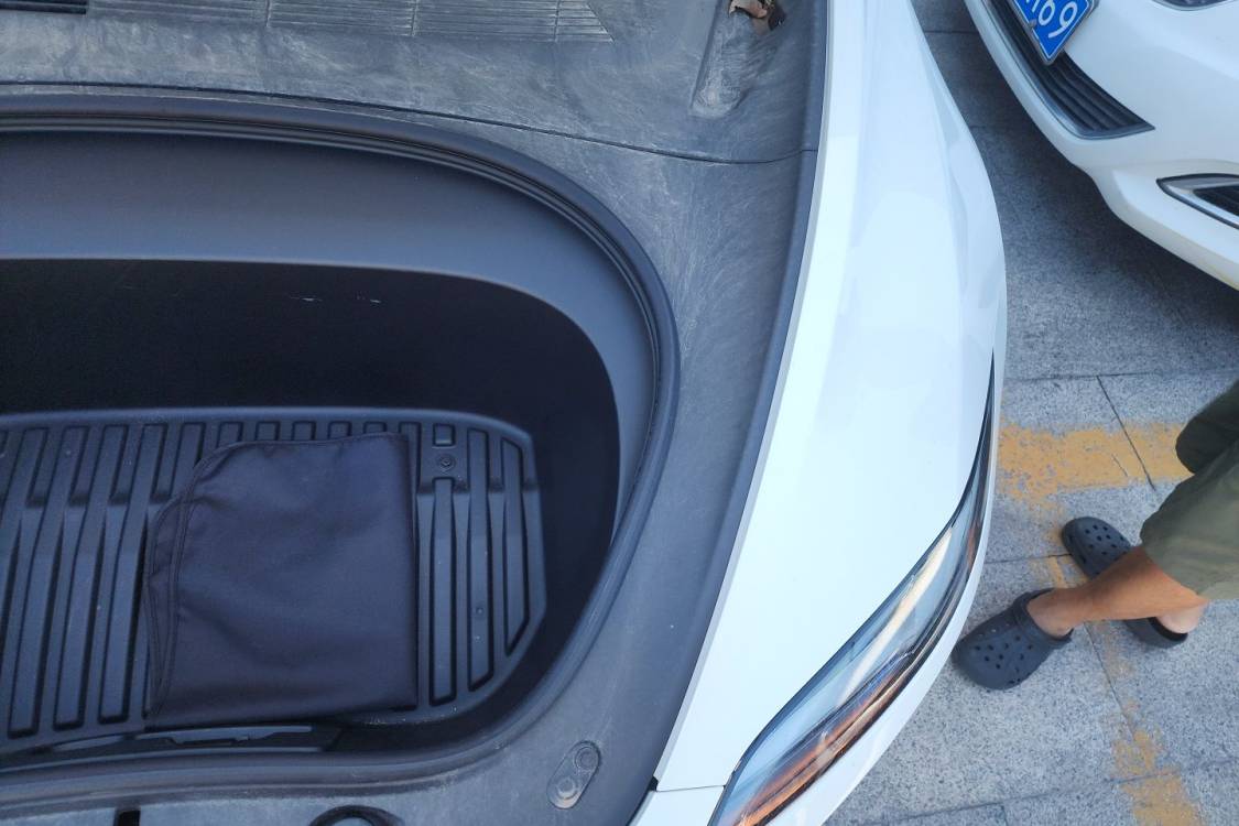 Tesla Model 3 2025 imagen de coche #12