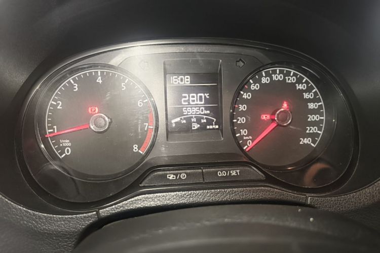 Volkswagen Polo 2016 car image #12