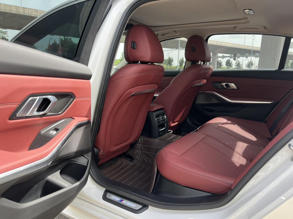 BMW 3 Series 2024 car image #9