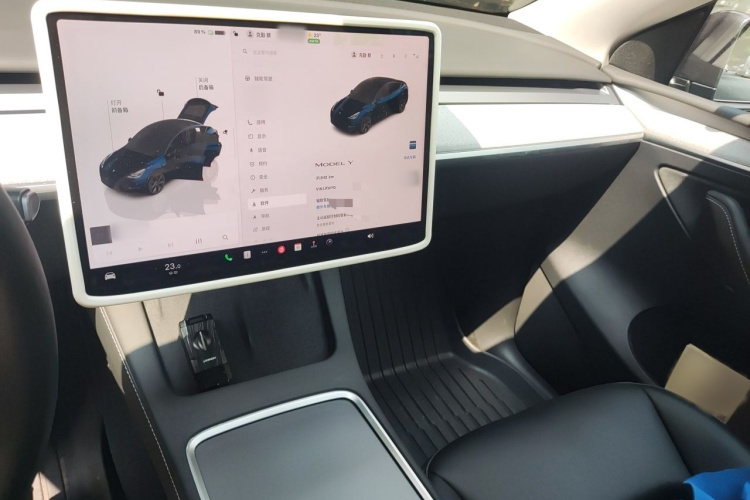 Tesla Model Y 2024 #17 Tesla Model Y 2024 car image #17