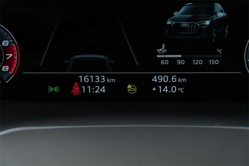 Audi Q3 2023 car image #15