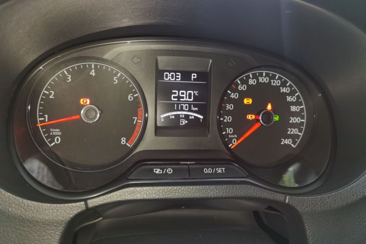 Volkswagen Polo 2017 car image #12