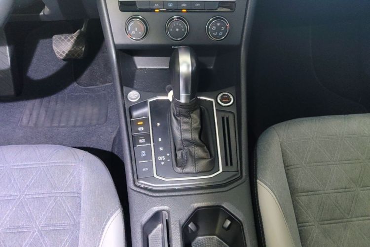 Volkswagen Lavida 2023 car image #14