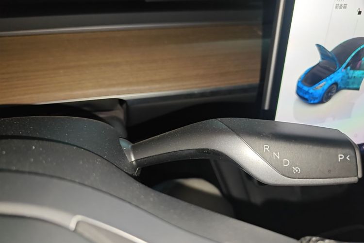 Tesla Model Y 2022 #13 Tesla Model Y 2022 car image #13