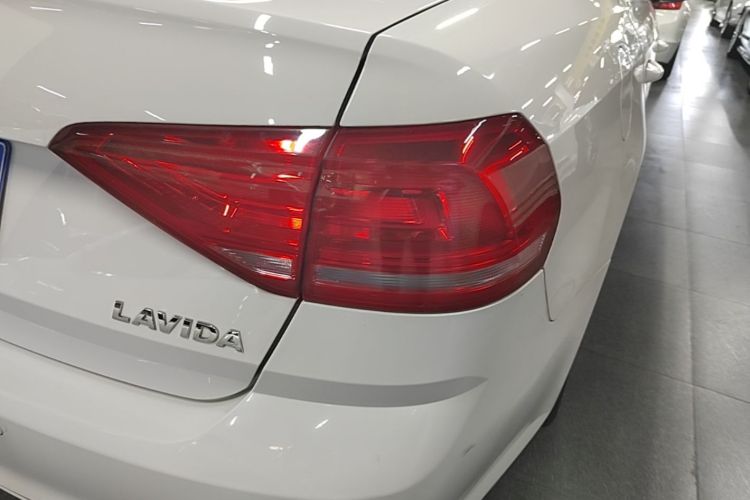 Volkswagen Lavida 2018 car image #8