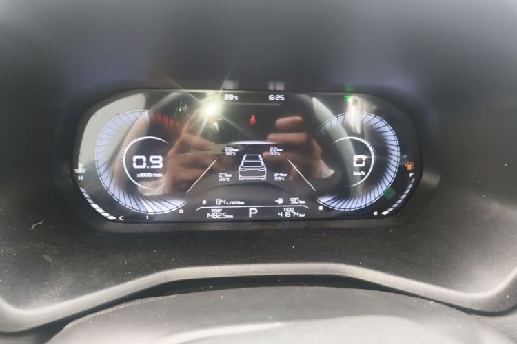 GEELY Emgrand 2024 car image #16