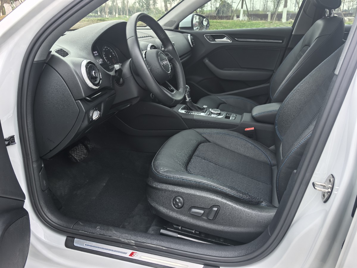Audi A3 2019 car image #6