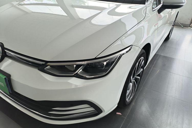 Volkswagen Golf 2023 car image #23