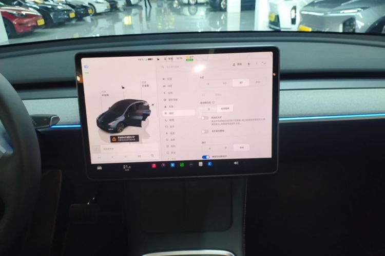 Tesla Model Y 2024 #13 Tesla Model Y 2024 car image #13