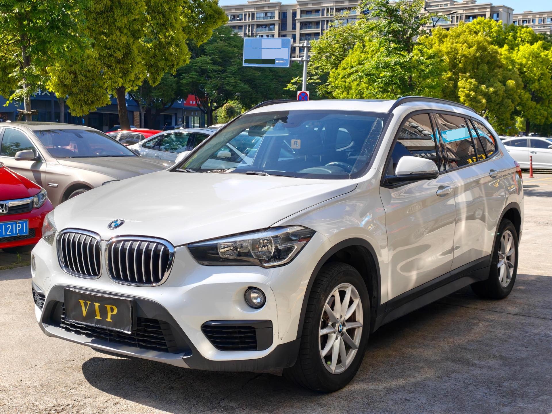 BMW X1 2019 BMW X1 2019 car image
