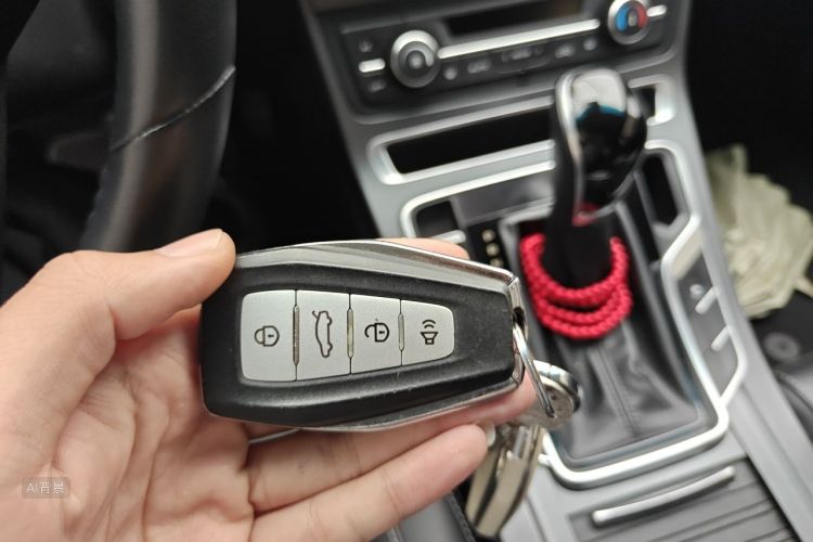 GEELY Emgrand 2019 car image #10