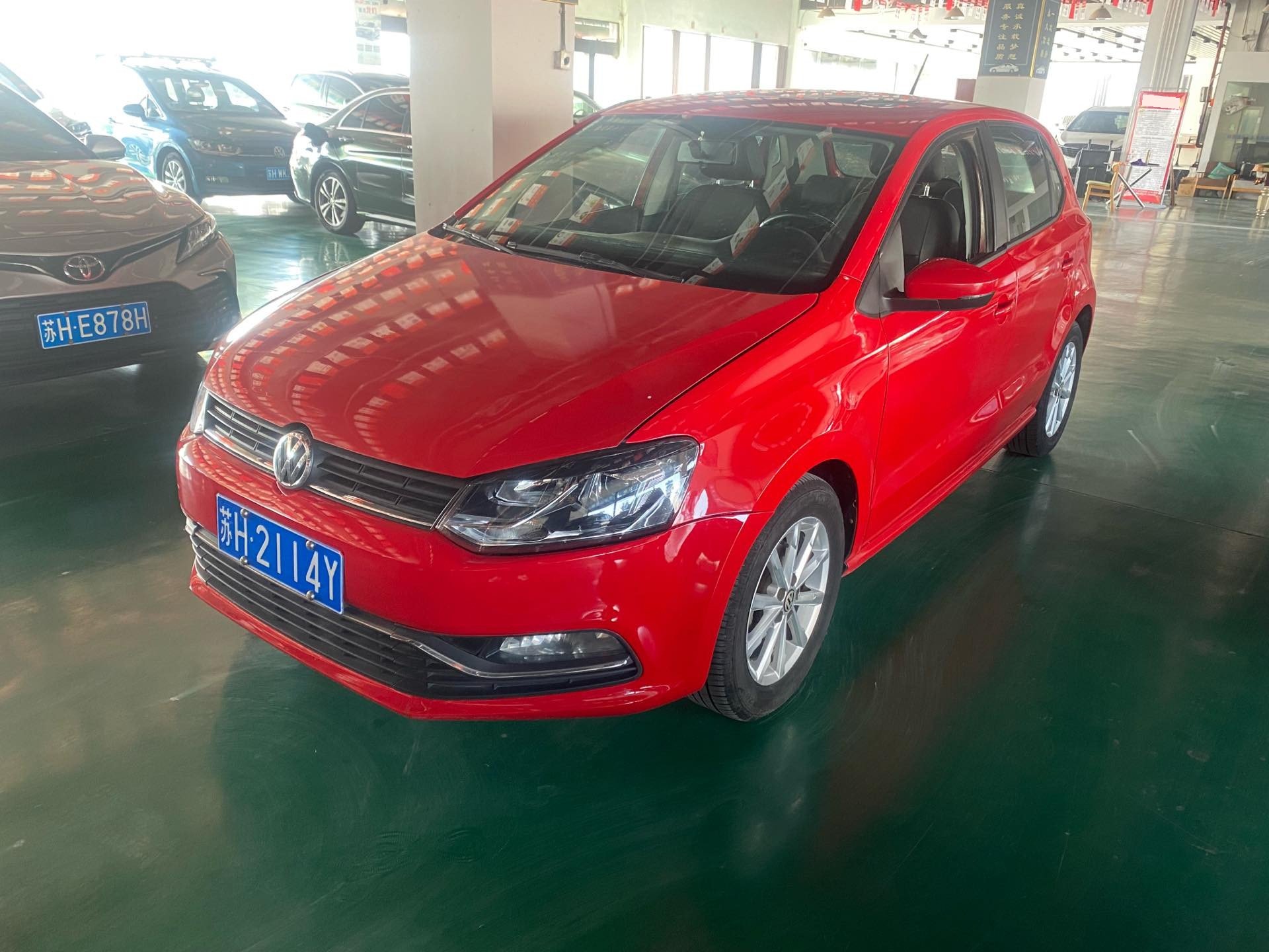 Volkswagen Polo 2016 car image 