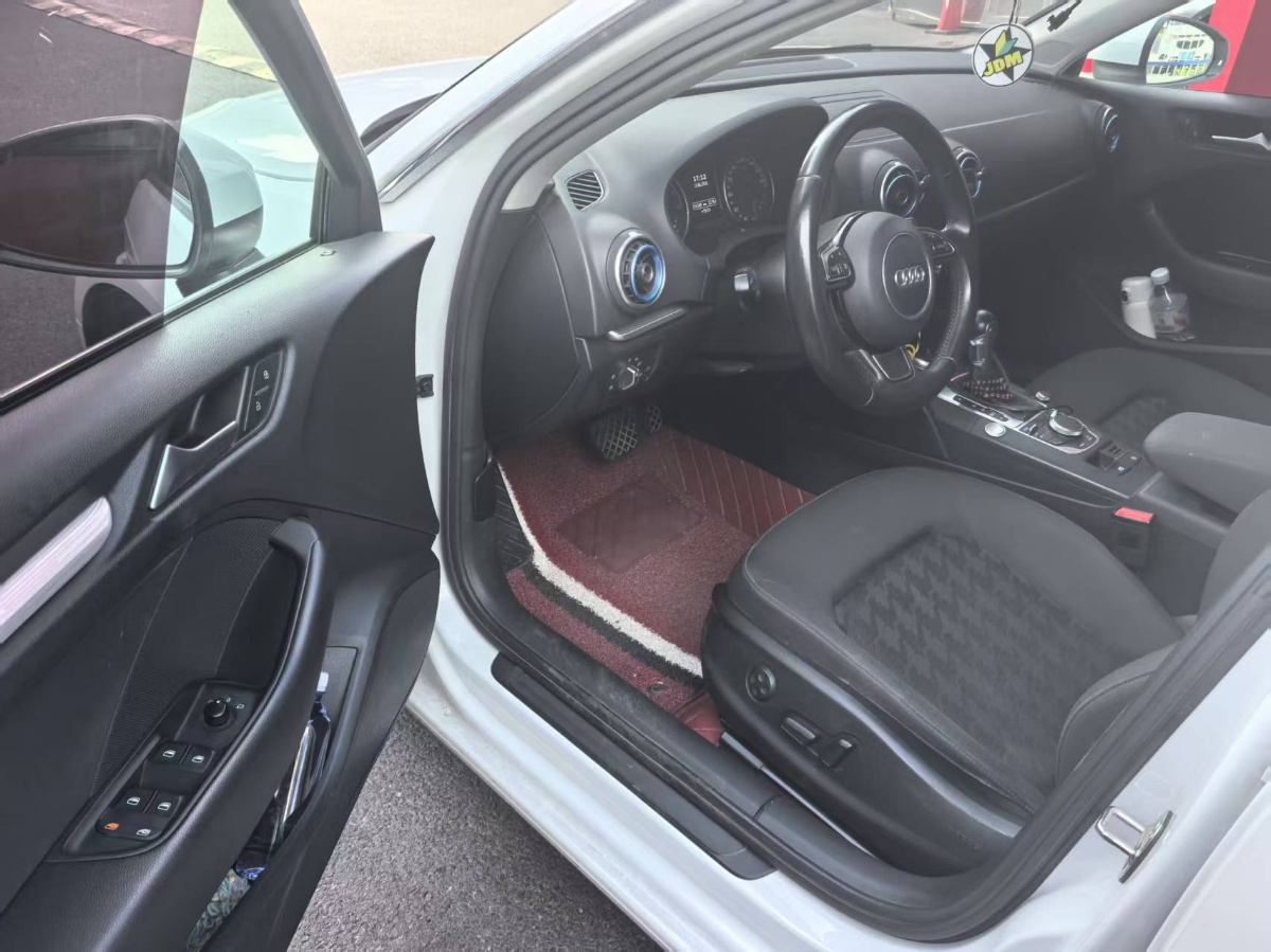 Audi A3 2016 car image #2