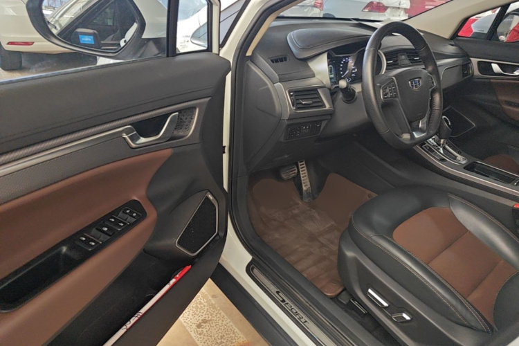 GEELY Emgrand GS 2018 car image #12