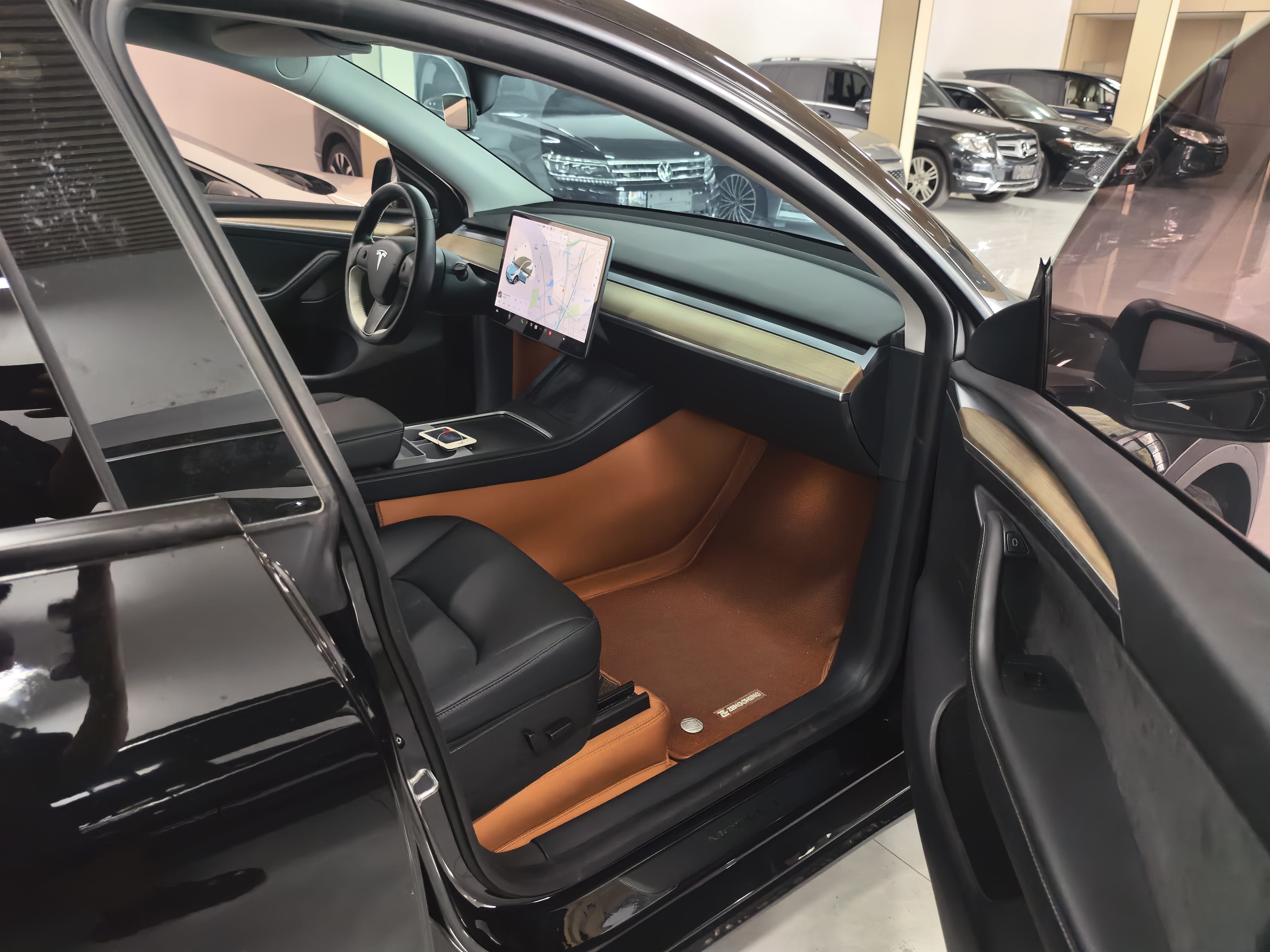 Tesla Model Y 2021 #13 Tesla Model Y 2021 car image #13